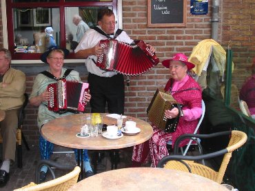 Een gezellige groep met een flink volume.