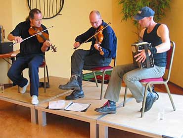 Norman Kwartet: Scandinavische volksmuziek uit Buchten met Mik  Lammers op de trekzak.