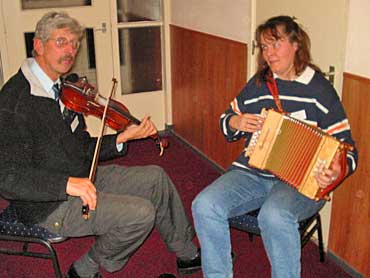 Een muzikaal onderonsje van Arnold en Eeke.