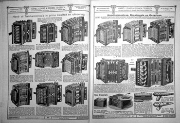 Twee paginas met trekharmonicas uit 1913  per postorder te bestellen.