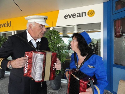 Age de Boer en Carola Walther. Die workshop kan alleen maar een gezellig succes worden!