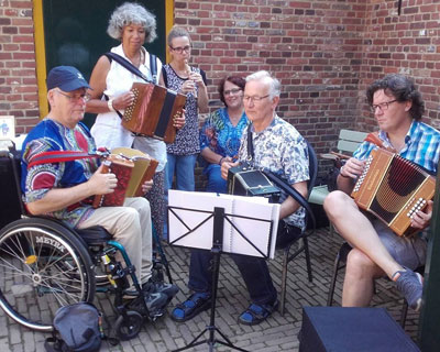 Samenspel in een van de vele hoekjes van t Oude Slot in Veldhoven.