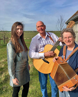 Van links naar rechts: Anne-Meta Kobes, Kees Poulus en Jeanet de Jong