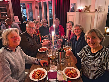 Alle leden van de Haagse Harmonicagroep  ex-leerlingen van Eduard (links)  waren present.