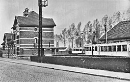 Elk trameindpunt deed haar naam buurtspoorweg wel eer aan met een stationsgebouw, zoals hier in Leerbeek.