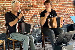 Wendy treedt op in verschillende samenstellingen. Met Mark...
