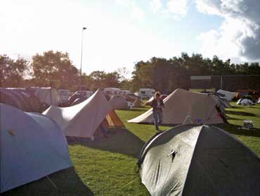 Avondstemming op het kampeerveld