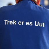 De crew was makkelijk te herkennen. Zonder deze vrijwilligers geen Trek er es Uut!!!