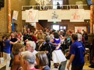 Dansen in de kapel.