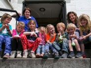 De kindergroep, onder leiding van Tinke en Ilja (niet op de foto).