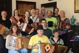 Good Old England was ook vertegenwoordigd met Mel Biggs en partner Bryan Hatt, die zich graag toe legt op de Morris Dance, eigenlijk vanouds een mannending. 