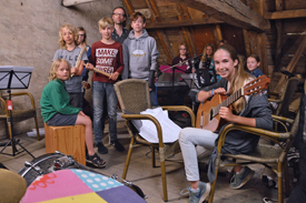 De kindergroep met Stefan van den Berg.