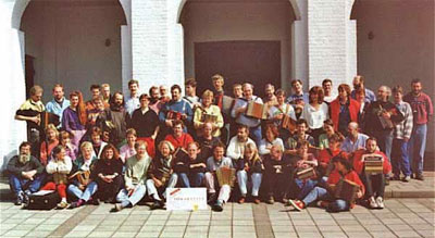 In het begin kon je de deelnemers aan Trek er es Uut nog wel op n foto krijgen.